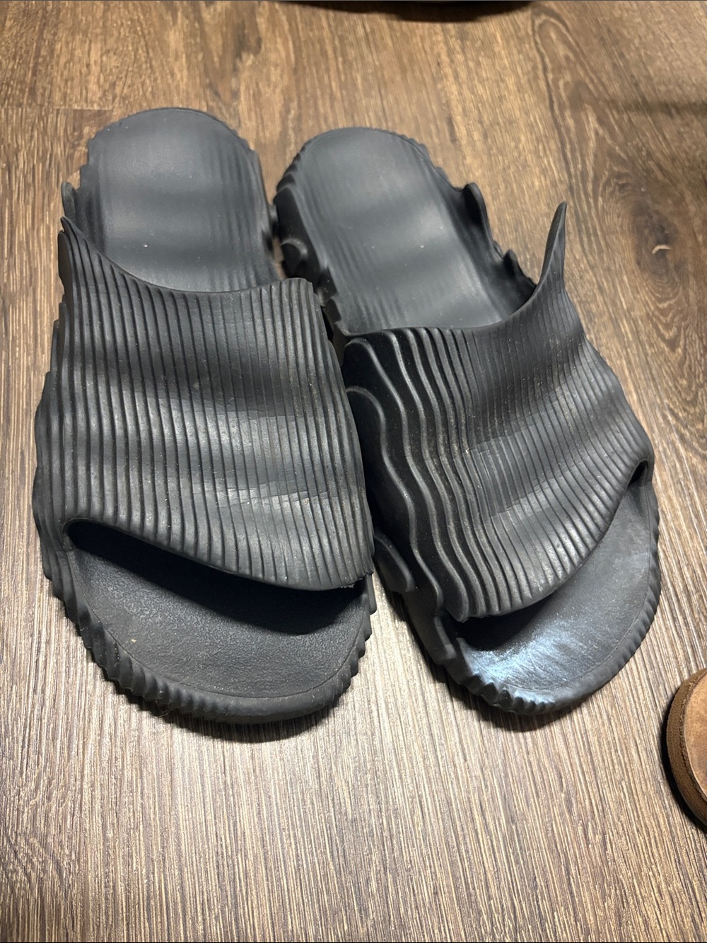*Chris Brown NAMI Ribbed Slide Sandals in Black